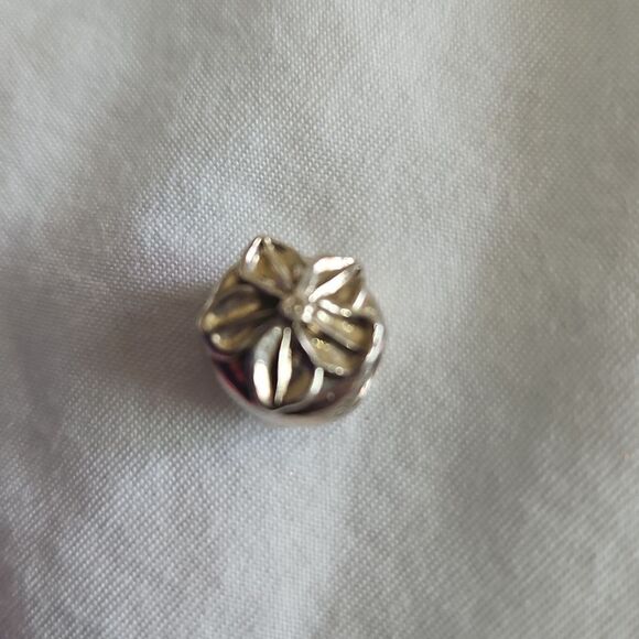 Chamilia Sterling Silver Flower Charm - Picture 4 of 16